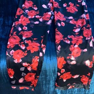 Victoria’s Secret sexy flower pajamas/lounge set!